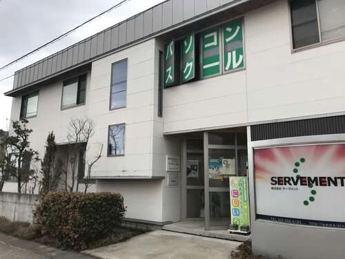 外壁のカバーリング工事(1面)と外壁の遮熱塗装工事(3面)