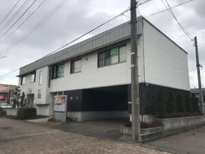 外壁のカバーリング工事(1面)と外壁の遮熱塗装工事(3面)